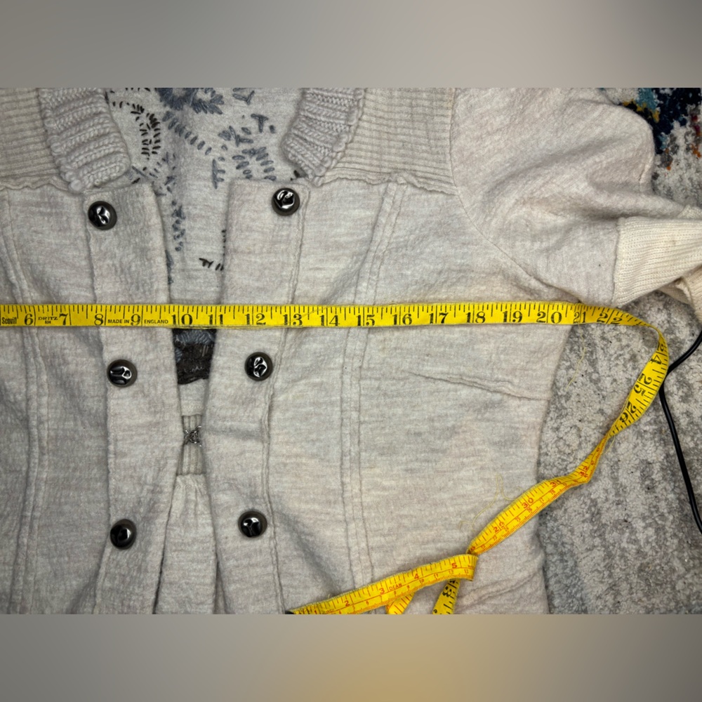 Free People Wool Women's Cream Sweater Jacket with hook closure size Large - Picture 14 of 15